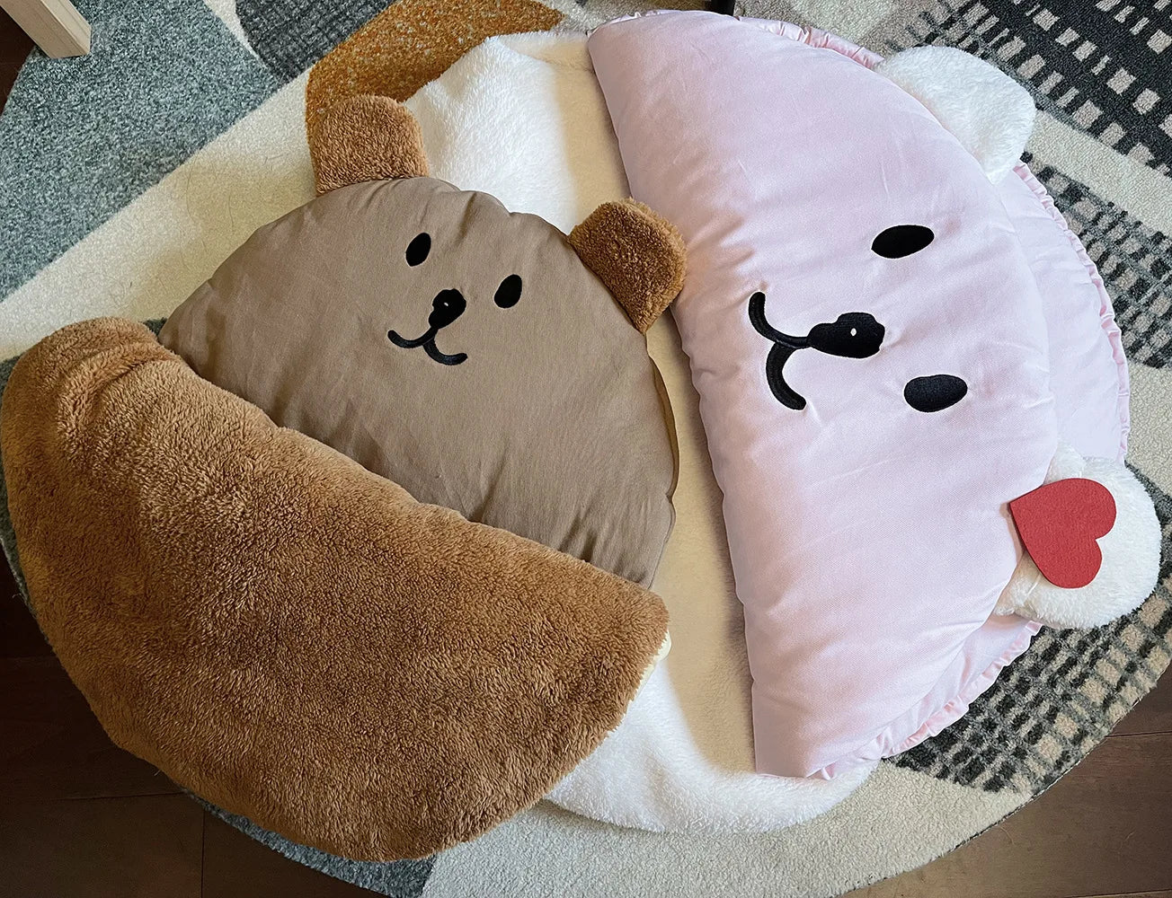 INS Winter Warm Kennel Pet Cat Puppy Dog Bed Thermal Insulation Sleeping Bag Bear Semi-Open Plus Velvet Cushion Dog Accessories