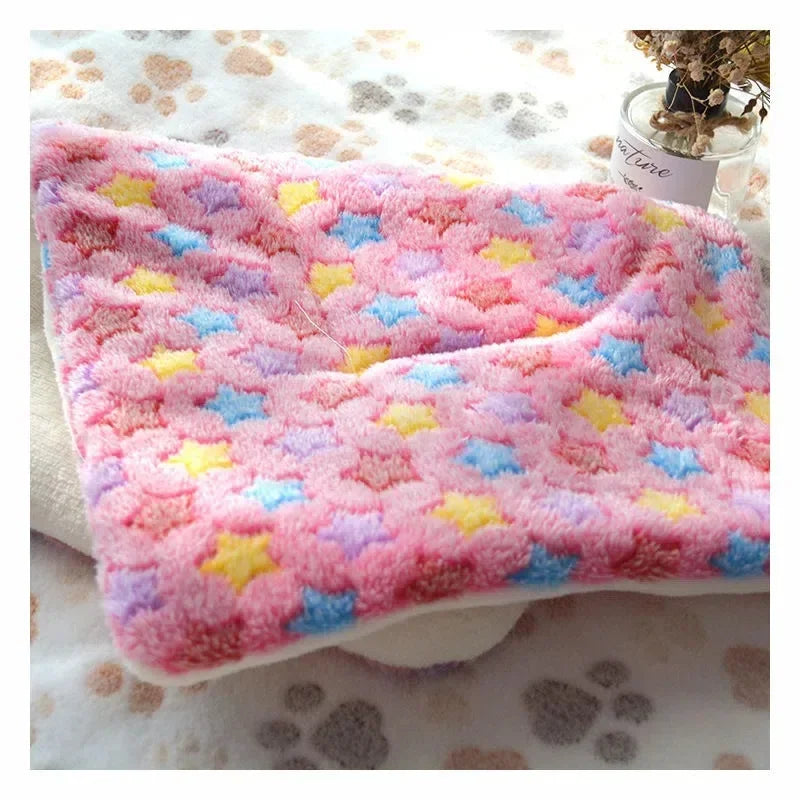 Dog Blanket Soft Cute Pet Cat Blanket Dog Cat Bed Mat Warm Fleece Design Pet Puppy Bed Sofa Pet Product Cushion Cover Towel