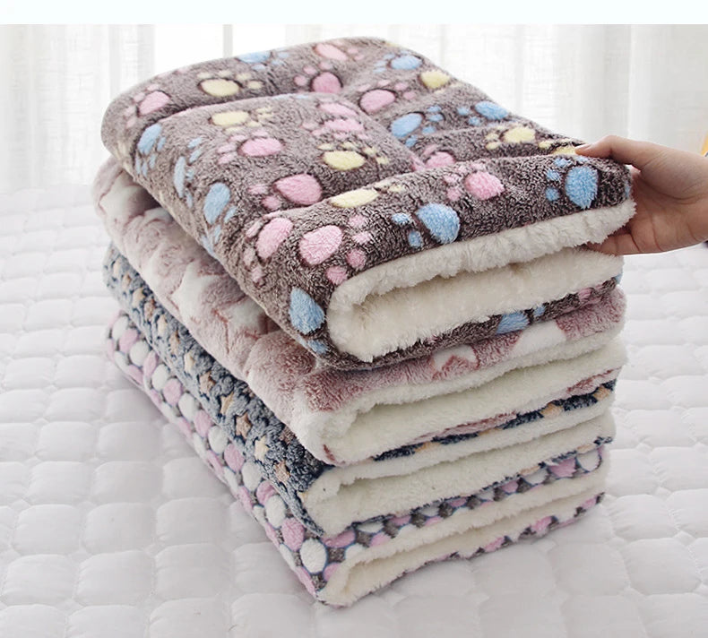 Flannel Thickened Dog Bed Mat Soft Pet Sleeping Mat for Small Medium Large Dogs Cats Winter Warm Pet Blanket Pet Supplies