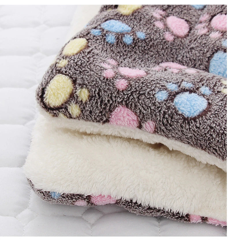 Flannel Thickened Dog Bed Mat Soft Pet Sleeping Mat for Small Medium Large Dogs Cats Winter Warm Pet Blanket Pet Supplies