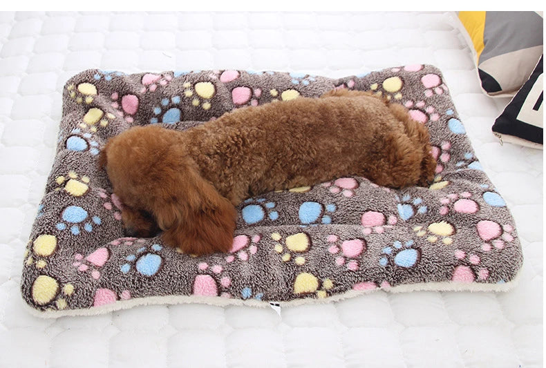 Flannel Thickened Dog Bed Mat Soft Pet Sleeping Mat for Small Medium Large Dogs Cats Winter Warm Pet Blanket Pet Supplies