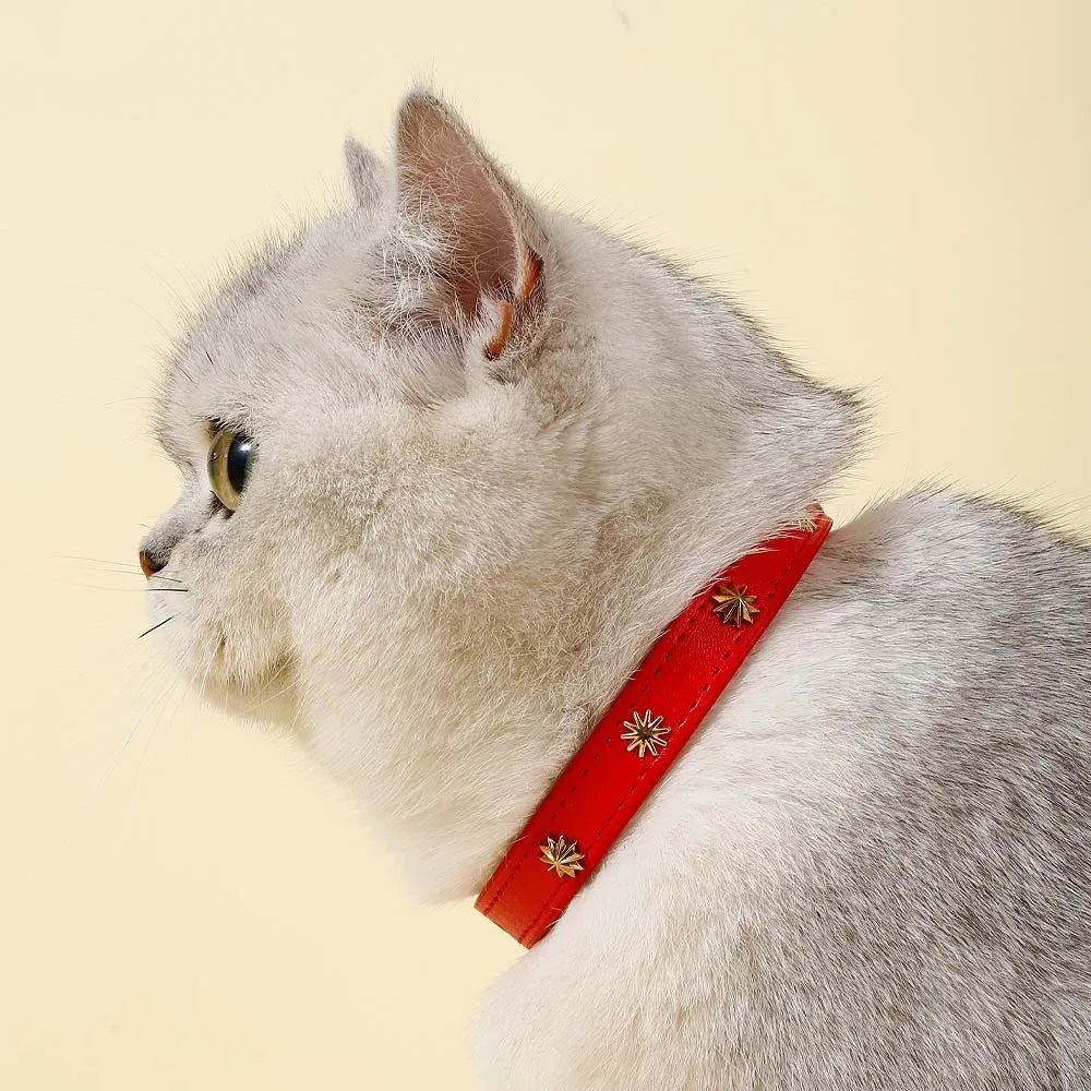 Designers Leather Cat Collar Gold Rivet Kitten Necklace for Cats Small Dog Puppy Accessories Pet Supplies Chihuahua 1.3 CM Width